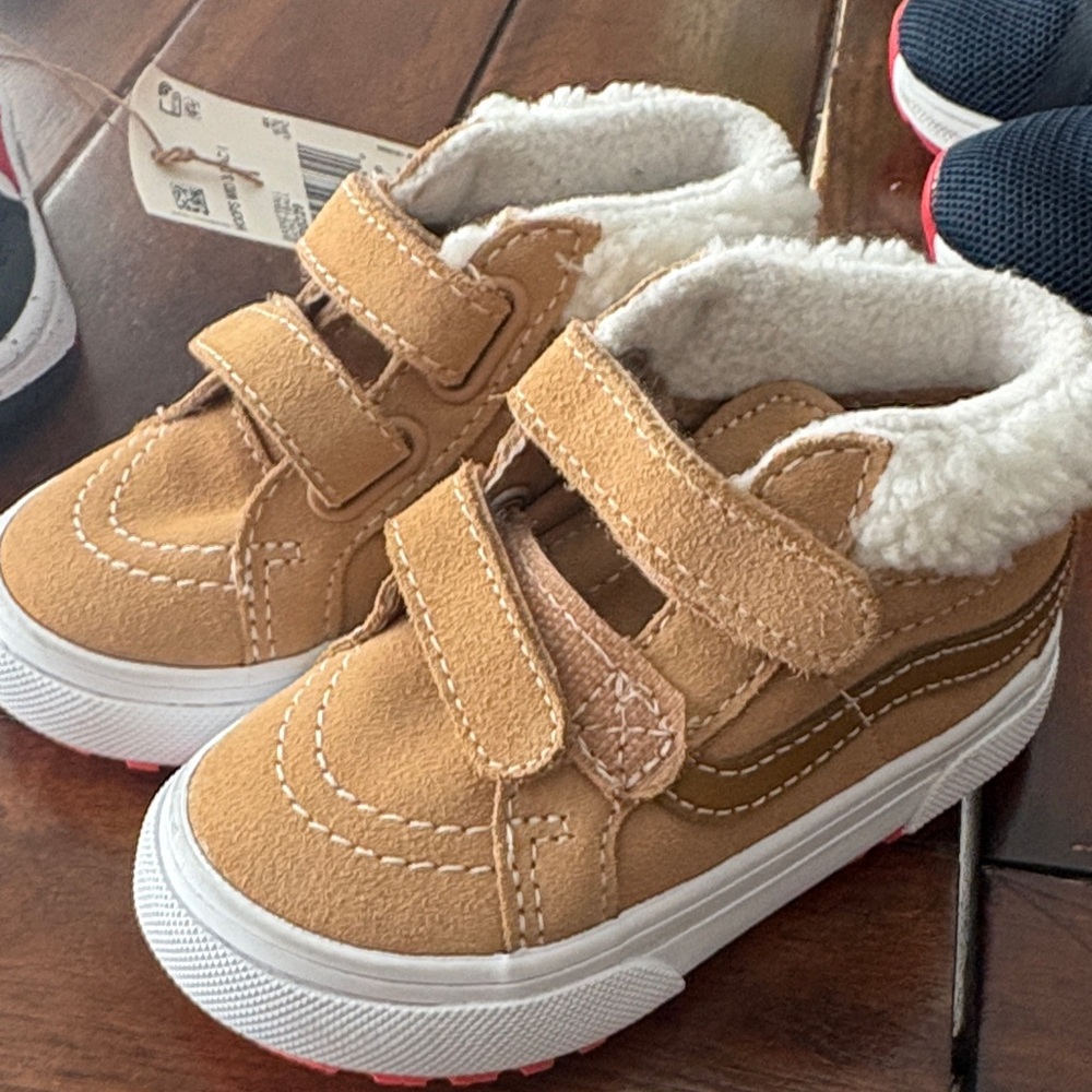 Vans Kids Tan Suede High-Top Boots with Sherpa Lining